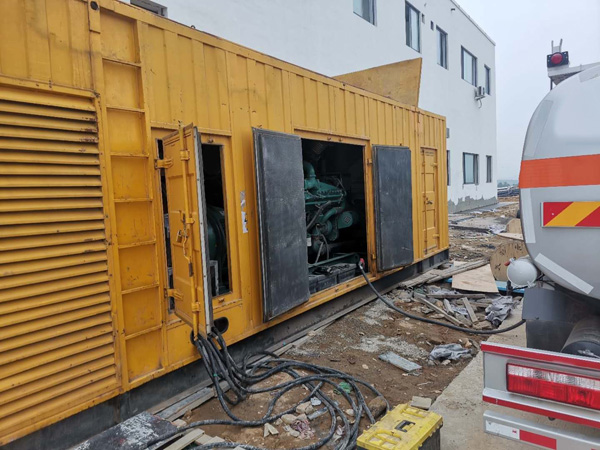 浦江如何在发电机出租合同中约定设备的维修和保养责任?